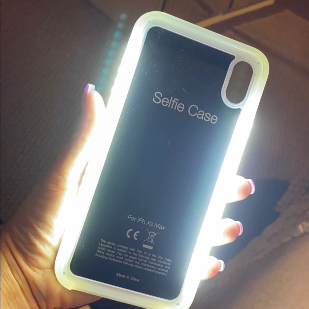 iPhone XS Max selfie light up phone case
